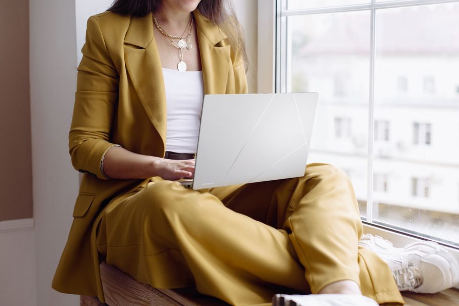 Zenbook 14 OLED成就全新AI體驗，工作學習事半功倍 。